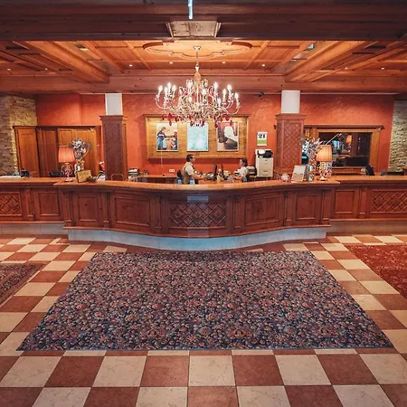 阿尔盆公园高级度假酒店 4*