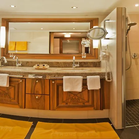 Hotel Alpenpark Superior 4*