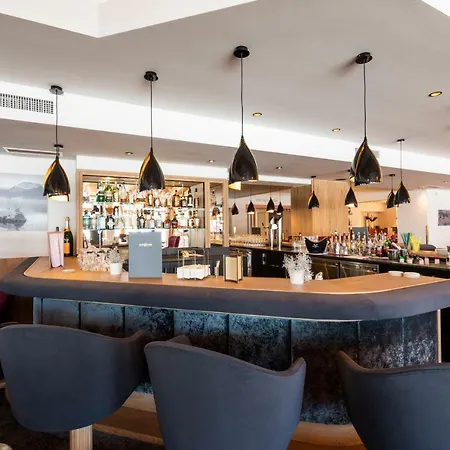 阿尔盆公园高级度假酒店 4*
